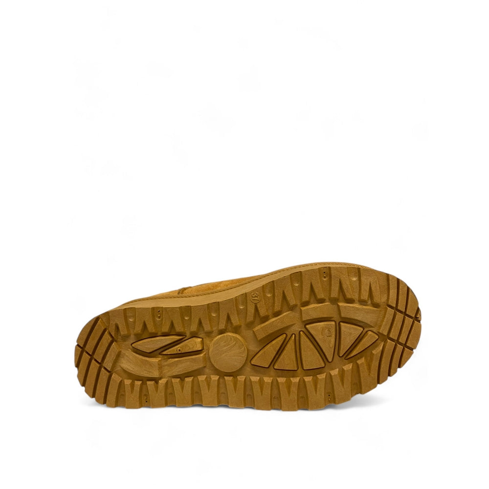 MARRÓN