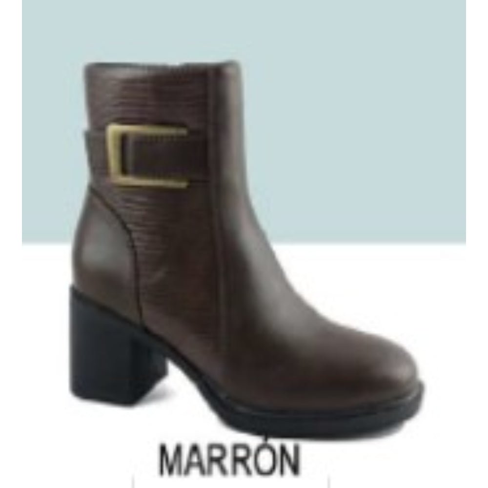 MARRÓN