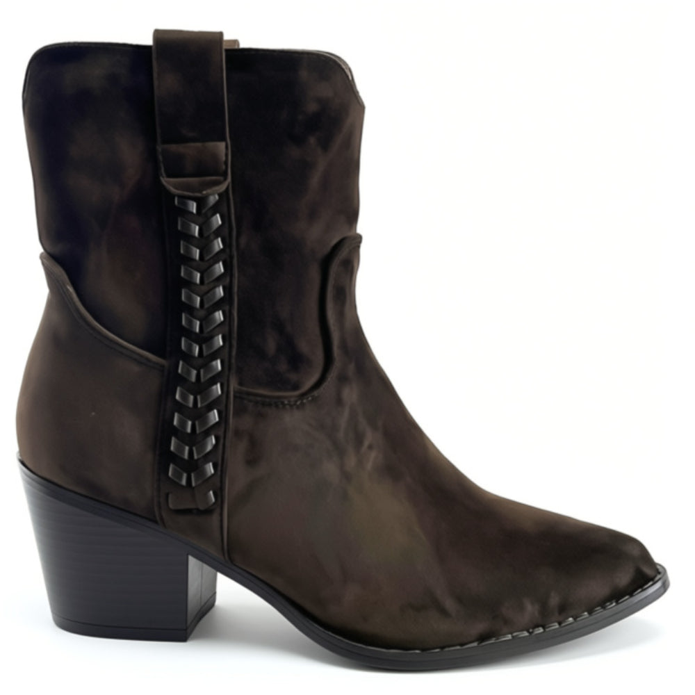 MARRÓN