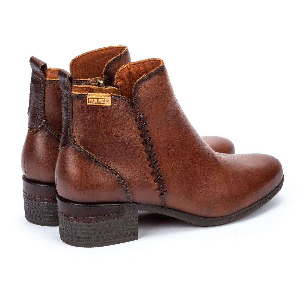 MARRÓN
